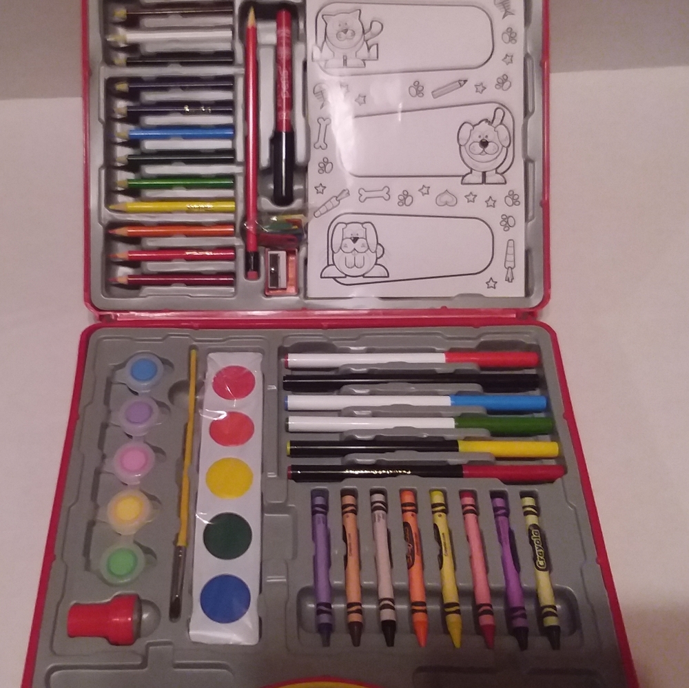 Crayola Amazing Art Case